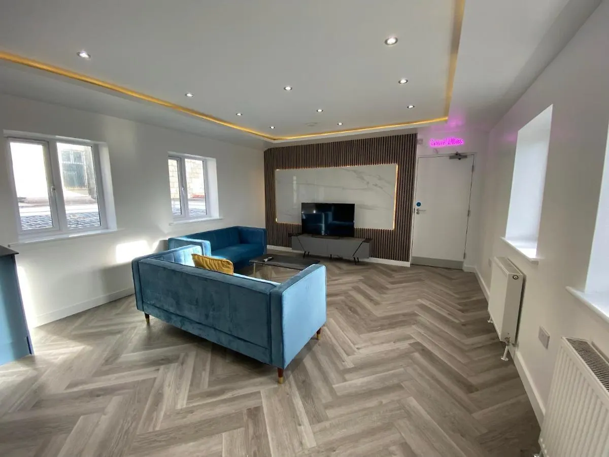 Walter Road Holiday Home Swansea - 4 Bedrooms United Kingdom